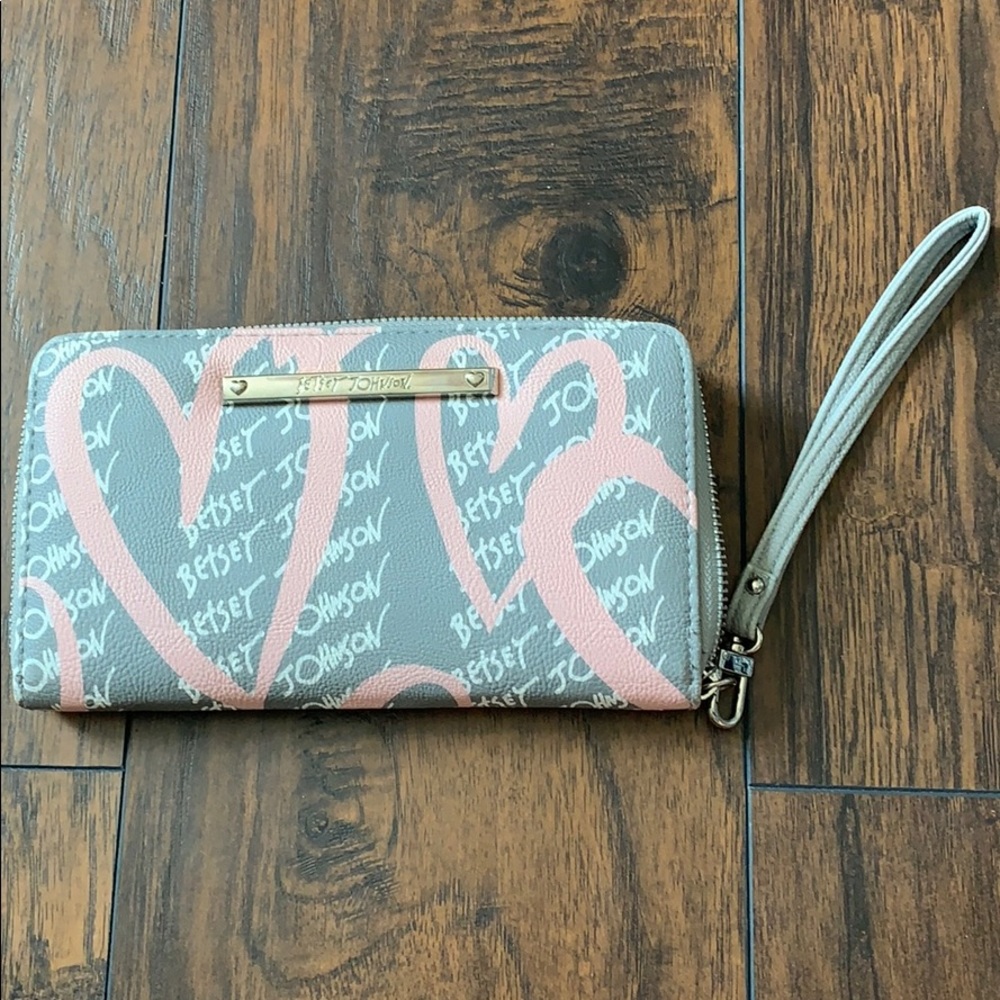 Betsey johnson wallet